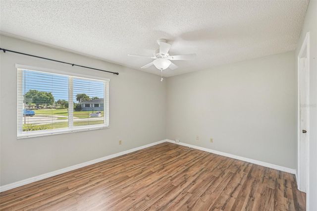 201 STONEHOUSE COURT, Sun City Center, FL 33573