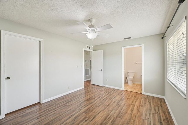 201 STONEHOUSE COURT, Sun City Center, FL 33573