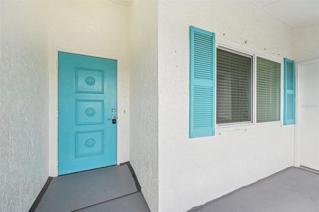 201 STONEHOUSE COURT, Sun City Center, FL 33573