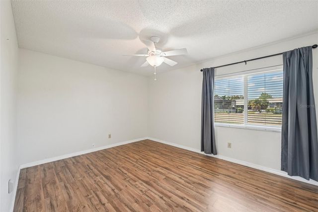 201 STONEHOUSE COURT, Sun City Center, FL 33573