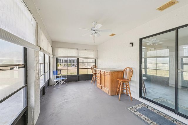 201 STONEHOUSE COURT, Sun City Center, FL 33573