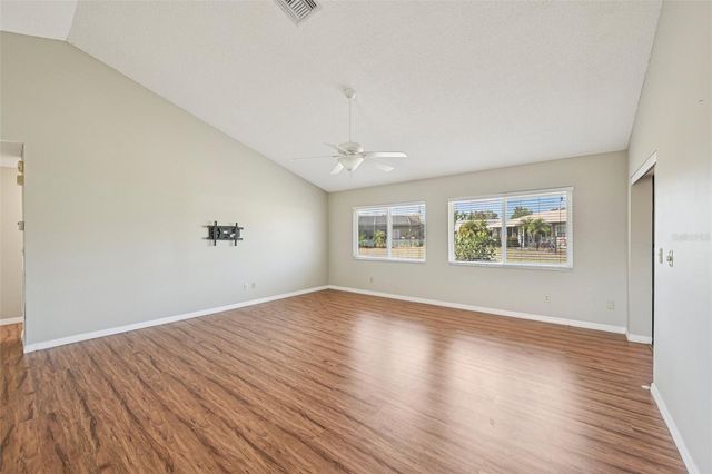 201 STONEHOUSE COURT, Sun City Center, FL 33573