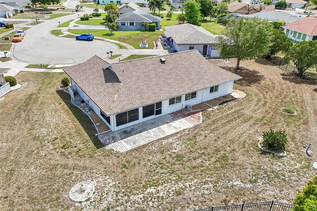 201 STONEHOUSE COURT, Sun City Center, FL 33573