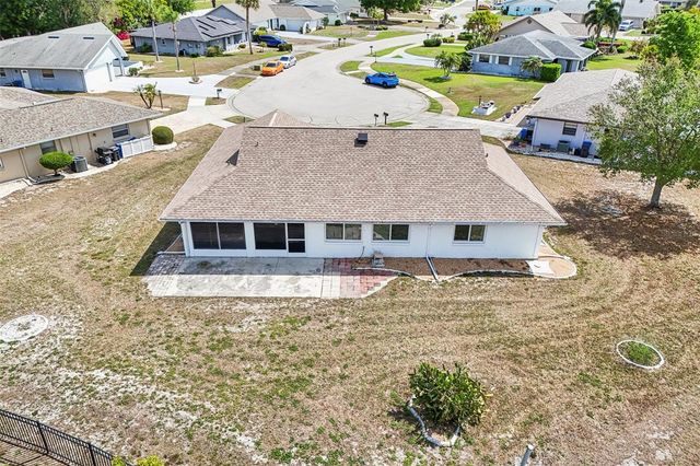 201 STONEHOUSE COURT, Sun City Center, FL 33573