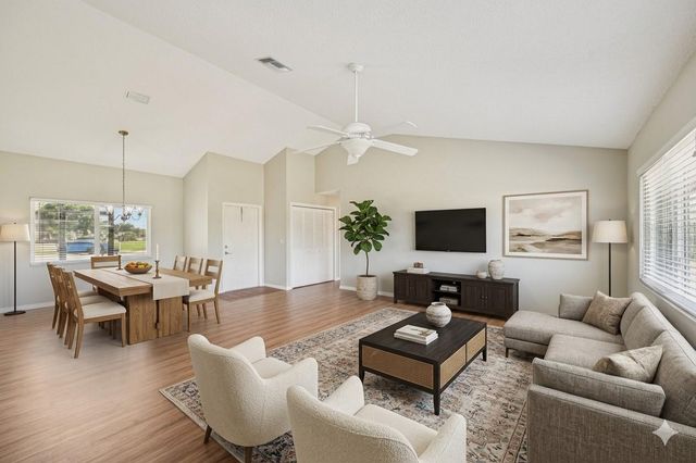 201 STONEHOUSE COURT, Sun City Center, FL 33573