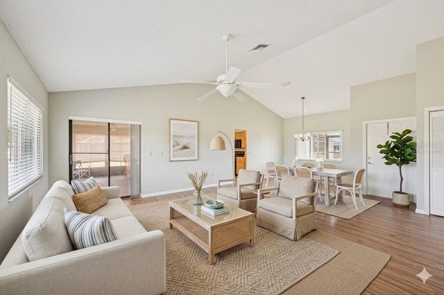 201 STONEHOUSE COURT, Sun City Center, FL 33573