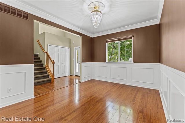 2475 Horace Street, West Bloomfield, MI 48324