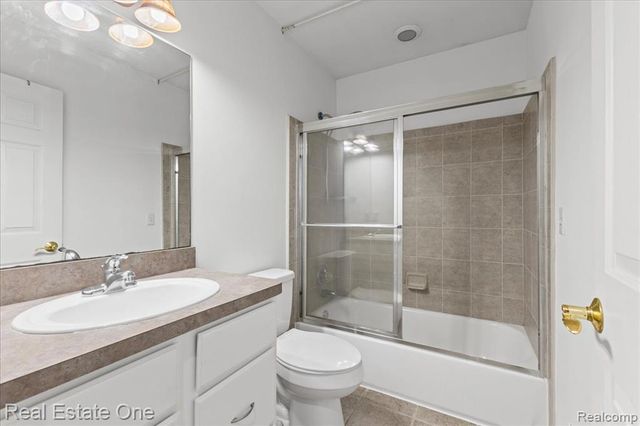 2475 Horace Street, West Bloomfield, MI 48324