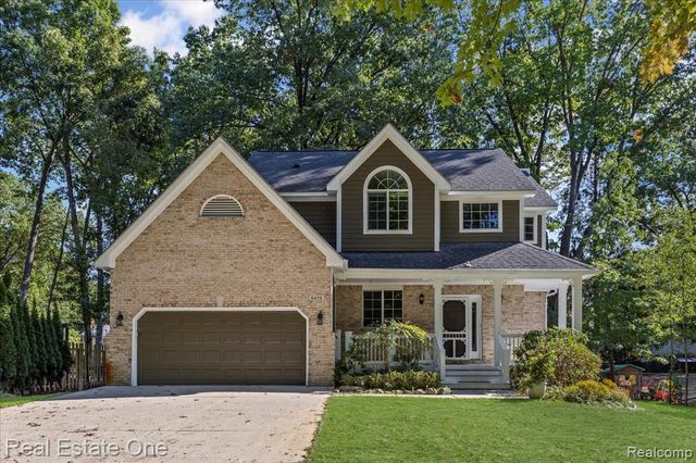 2475 Horace Street, West Bloomfield, MI 48324