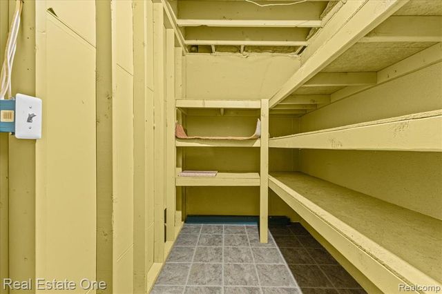 2475 Horace Street, West Bloomfield, MI 48324