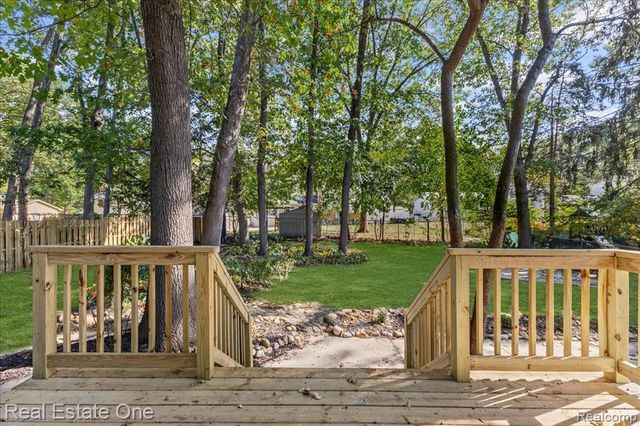 2475 Horace Street, West Bloomfield, MI 48324