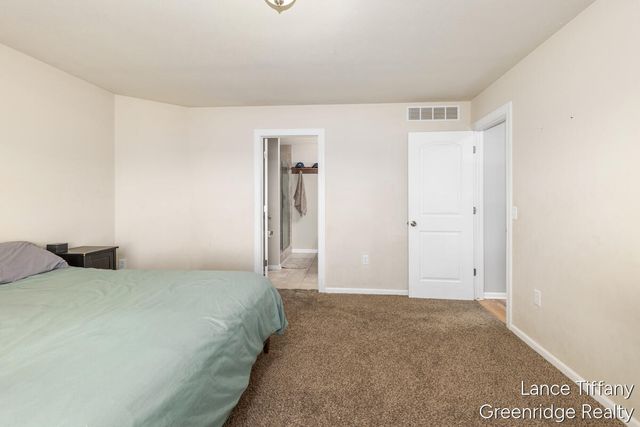 9334 Shaner Avenue, Rockford, MI 49341