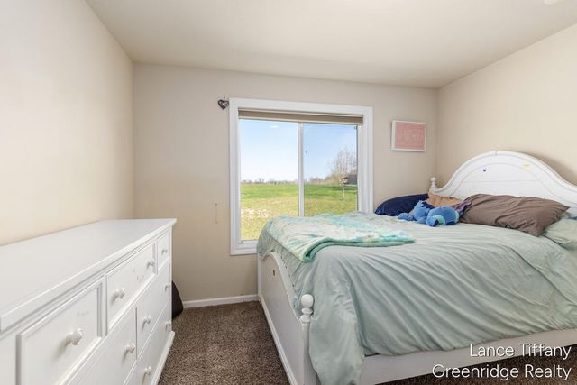 9334 Shaner Avenue, Rockford, MI 49341