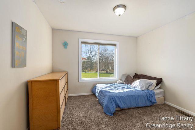 9334 Shaner Avenue, Rockford, MI 49341