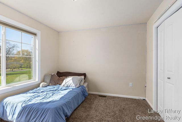 9334 Shaner Avenue, Rockford, MI 49341