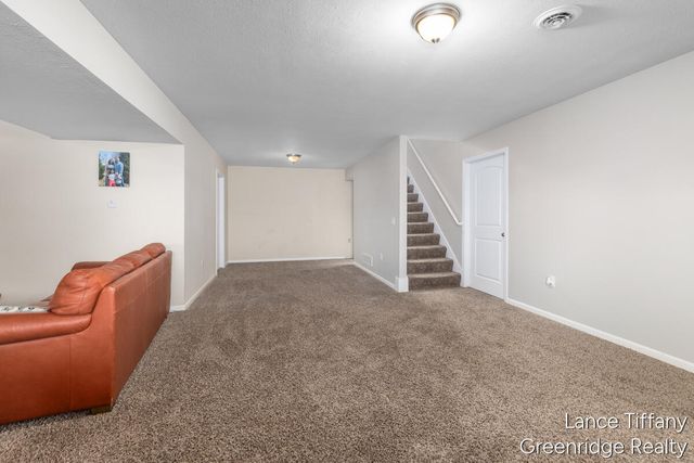 9334 Shaner Avenue, Rockford, MI 49341