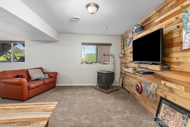 9334 Shaner Avenue, Rockford, MI 49341