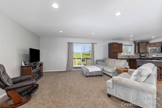 9334 Shaner Avenue, Rockford, MI 49341