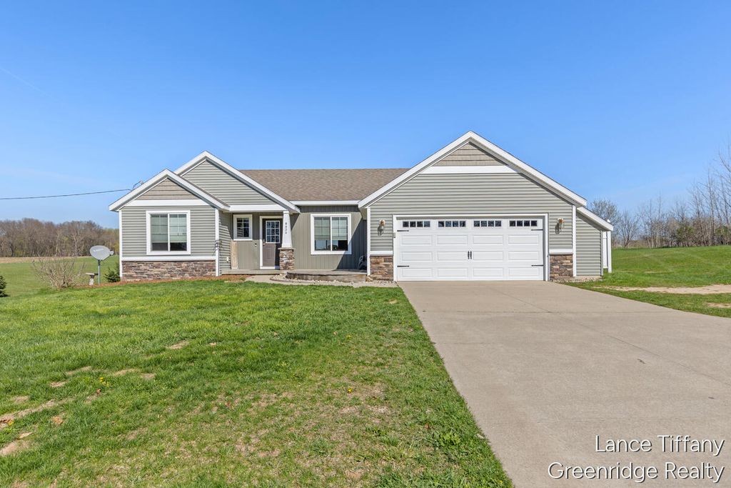 9334 Shaner Avenue, Rockford, MI 49341