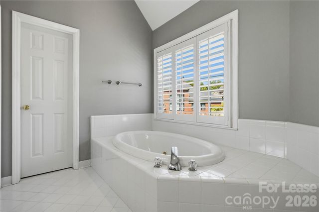 182 E Tattersall Drive, Statesville, NC 28677