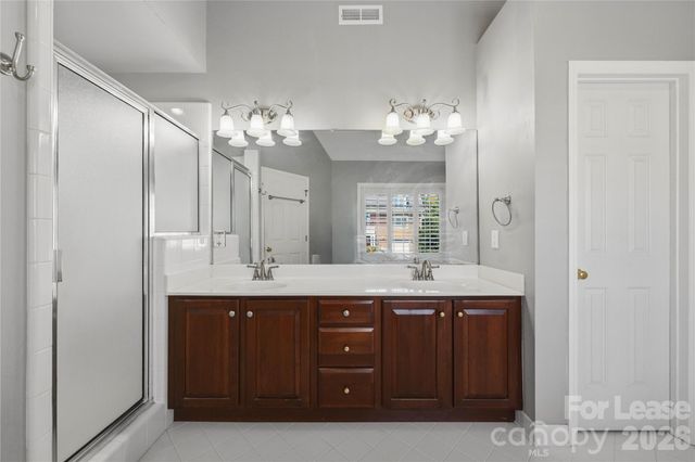 182 E Tattersall Drive, Statesville, NC 28677