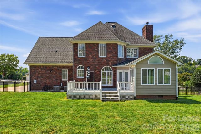 182 E Tattersall Drive, Statesville, NC 28677