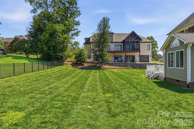182 E Tattersall Drive, Statesville, NC 28677