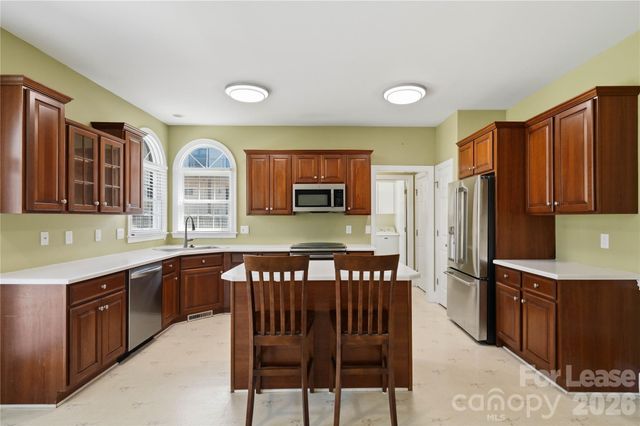 182 E Tattersall Drive, Statesville, NC 28677