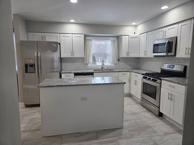 31 Graymoor Lane, Olympia Fields, IL 60461