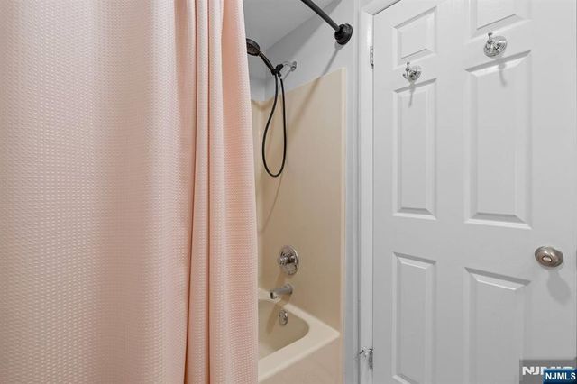 555 Riverside Avenue 12, Rutherford, NJ 07070