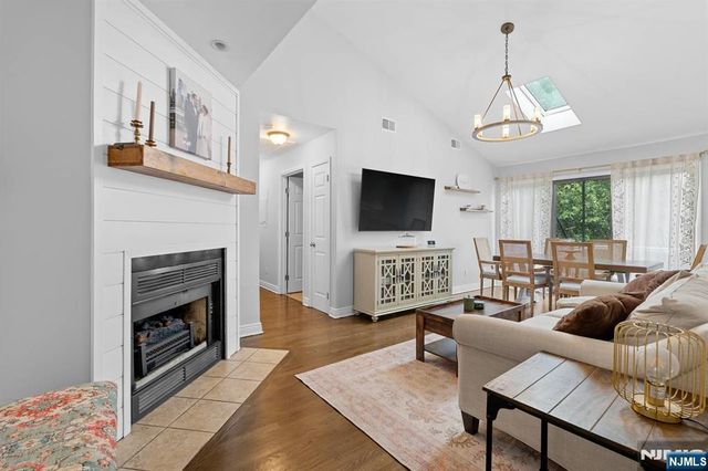555 Riverside Avenue 12, Rutherford, NJ 07070