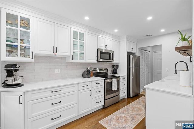 555 Riverside Avenue 12, Rutherford, NJ 07070