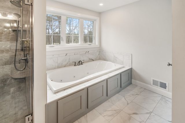 44 Sheffield Street, Windham, NH 03087