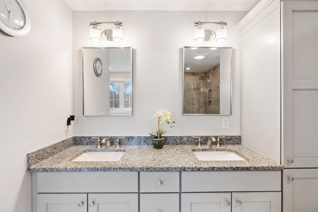 44 Sheffield Street, Windham, NH 03087