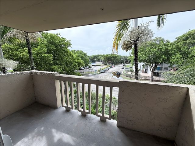 1800 Sans Souci Blvd 426, North Miami, FL 33181