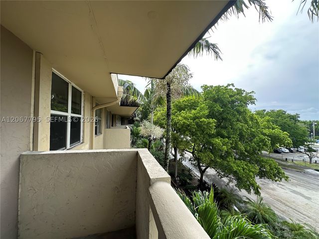 1800 Sans Souci Blvd 426, North Miami, FL 33181