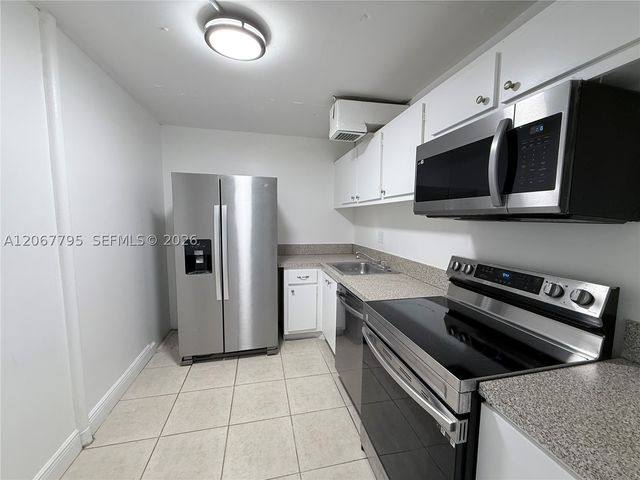 1800 Sans Souci Blvd 426, North Miami, FL 33181