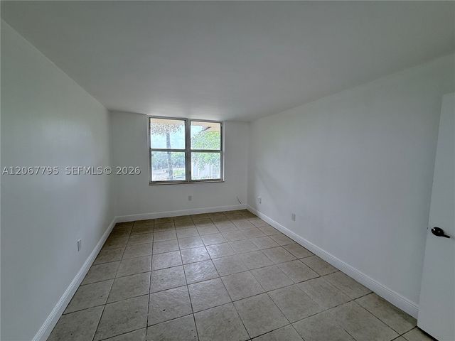 1800 Sans Souci Blvd 426, North Miami, FL 33181