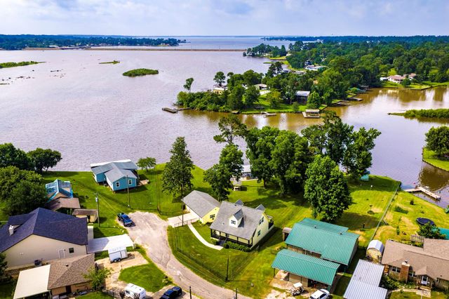 234 Mayhaw, Onalaska, TX 77360