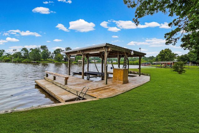 234 Mayhaw, Onalaska, TX 77360