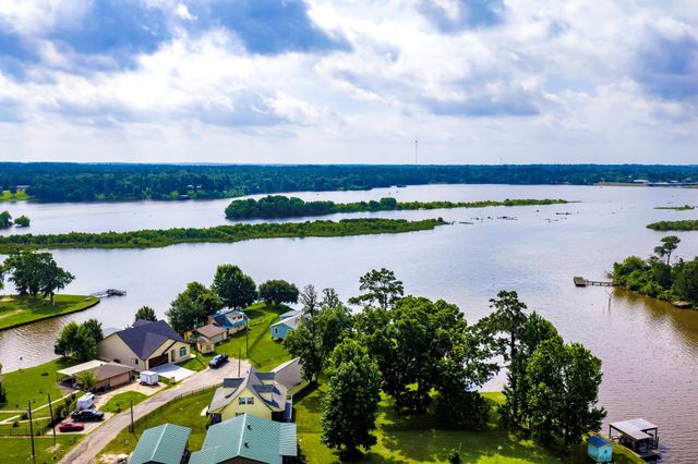 234 Mayhaw, Onalaska, TX 77360