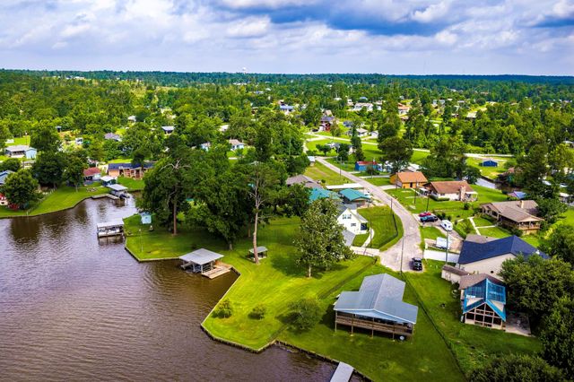 234 Mayhaw, Onalaska, TX 77360