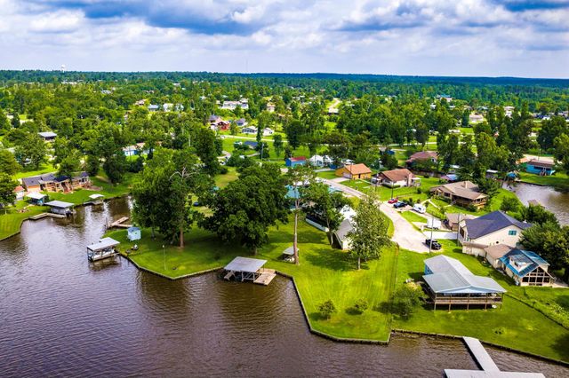 234 Mayhaw, Onalaska, TX 77360