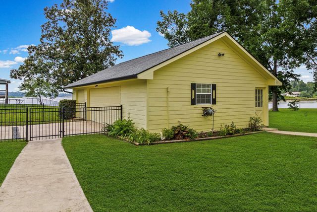 234 Mayhaw, Onalaska, TX 77360
