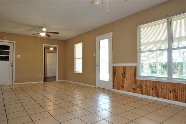 114 Acacia Arch St, Portland, TX 78374