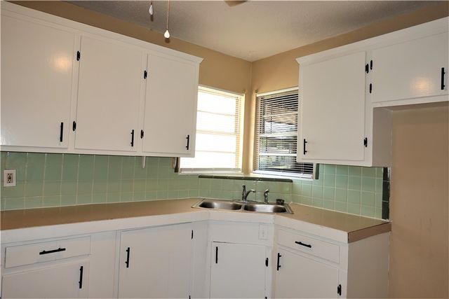 114 Acacia Arch St, Portland, TX 78374