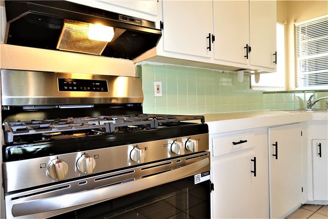 114 Acacia Arch St, Portland, TX 78374