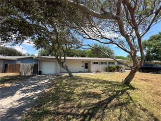 114 Acacia Arch St, Portland, TX 78374