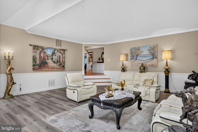 13 WILDERNESS DR, Voorhees, NJ 08043