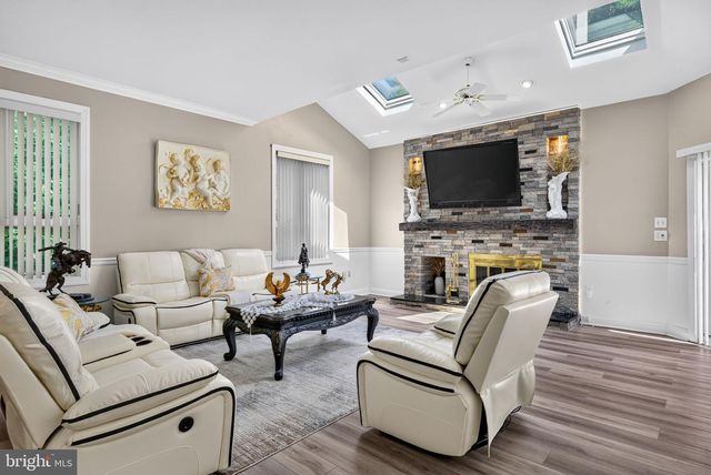 13 WILDERNESS DR, Voorhees, NJ 08043
